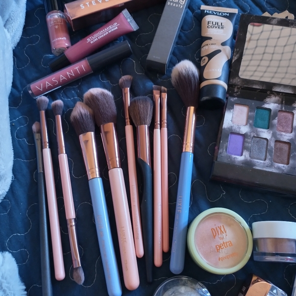 Make-up kit with full set of brushes - Picture 2 of 9